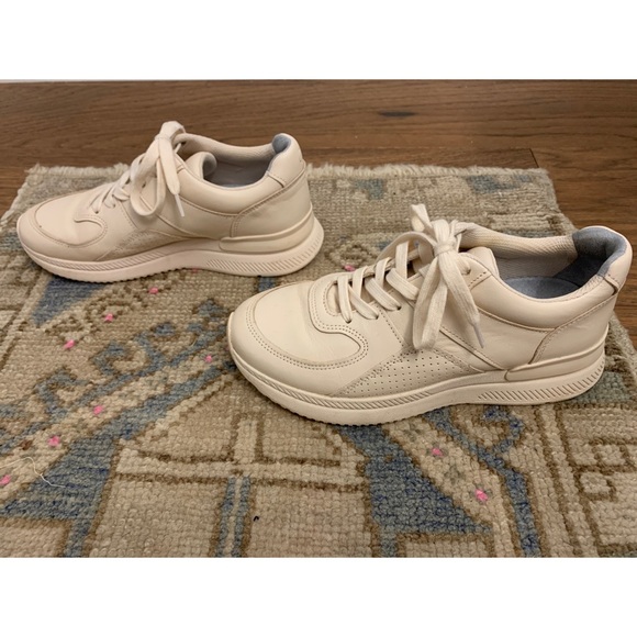 Everlane Shoes - Everlane Sneakers, Size 7